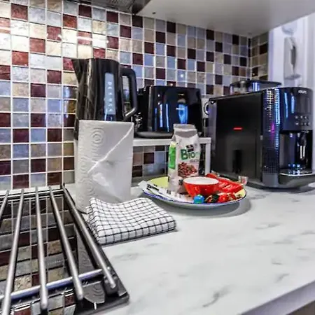 Homestay At Place Bastille Near Metro And Maris Modern *