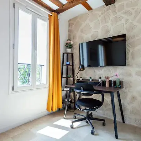 At Place Bastille Near Metro And Maris Modern Homestay Paris
